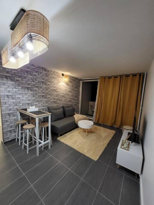 Pepite Entre Paris Et Versailles Chaville Exterior foto